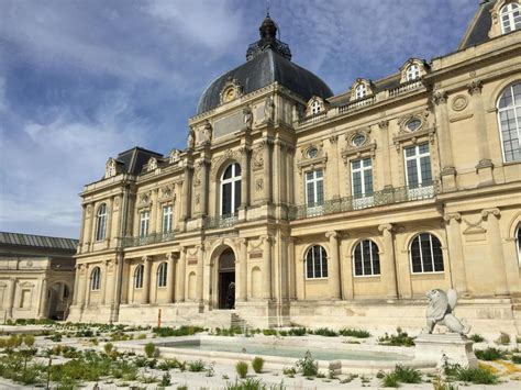 The Musée des Beaux-Arts d'Amiens:  Unearthing Artistic Treasures of Northern France!