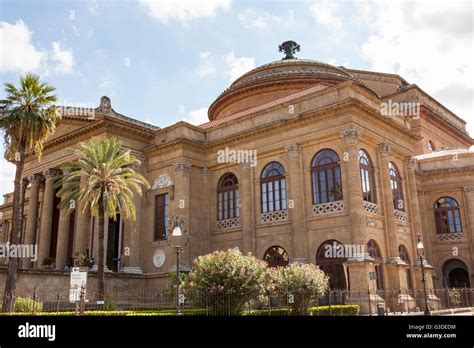 The Teatro Massimo: An Architectural Marvel and Witness to Sicilian History!