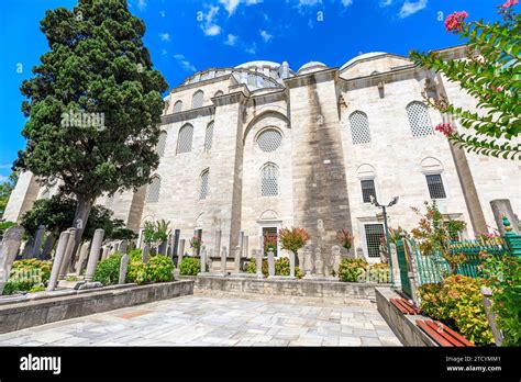 Ulu Cami: Explore History and Marvel at Ottoman Splendor!